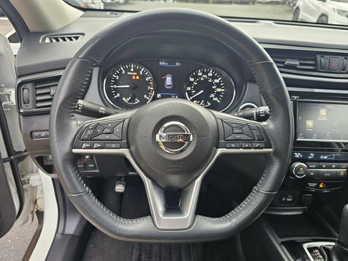 Used 2018 Nissan Rogue SV FWD image 23
