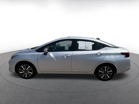 Used 2025 Nissan Versa SV FWD image 9