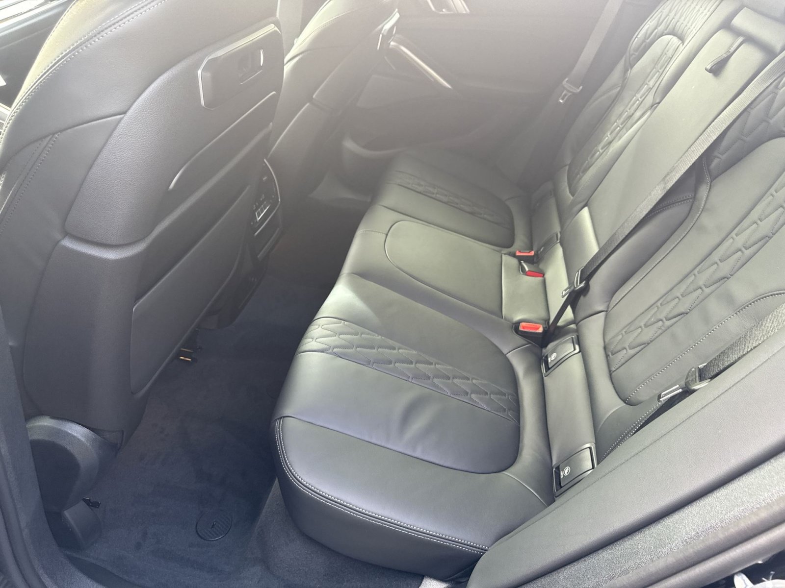 New 2027 BMW X6 M60i AWD/4WD image 25