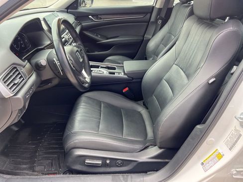 Used 2021 Honda Accord Touring image 11