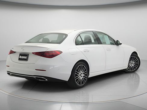 Used 2023 Mercedes-Benz C 300 Sedan image 4