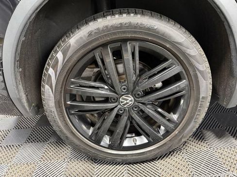 Used 2022 Volkswagen Tiguan SE R-Line AWD/4WD image 43