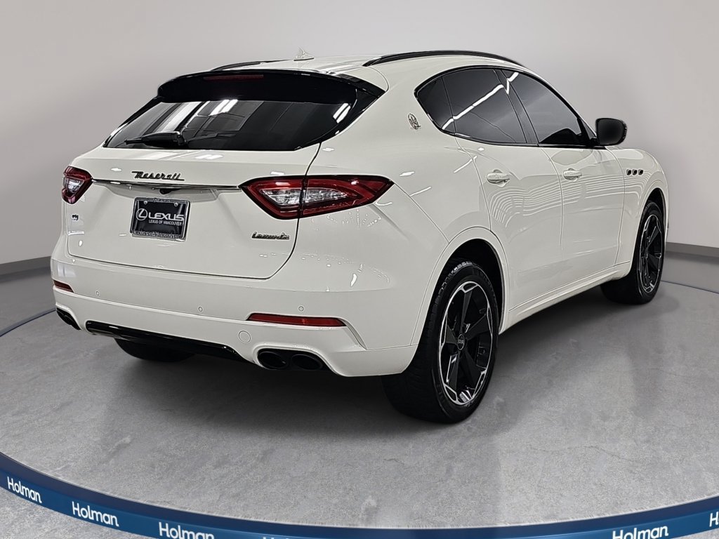 Used 2020 Maserati Levante AWD/4WD image 6