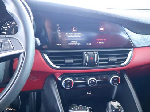 Used 2019 Alfa Romeo Giulia RWD image 19