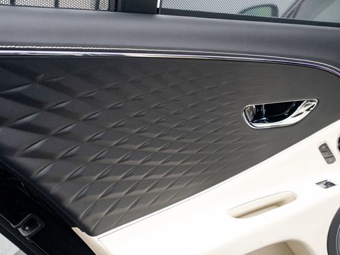 New 2026 Bentley Flying Spur Plug-In Hybrid image 19