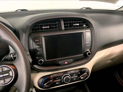 Certified 2025 Kia Soul LX w/ LX Technology Package image 6