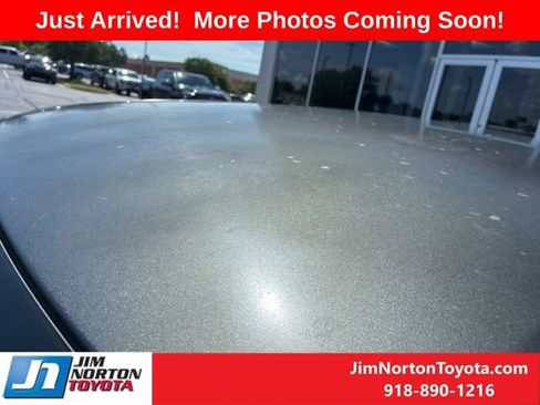 Used 2013 Toyota Corolla LE FWD image 2