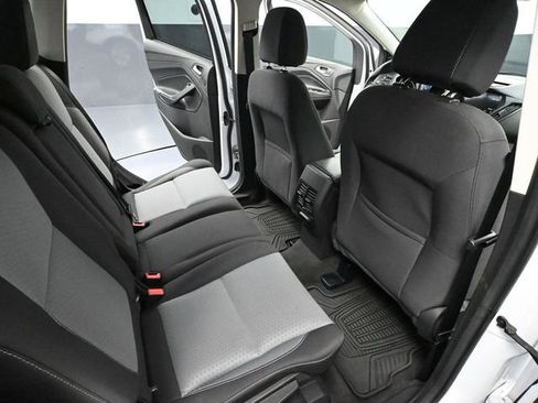 Used 2017 Ford Escape SE w/ Equipment Group 201A image 43