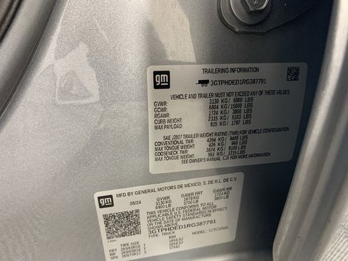 Used 2024 GMC Sierra 1500 SLT RWD image 12