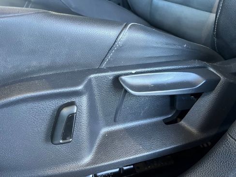 Used 2015 Volkswagen Golf S image 24