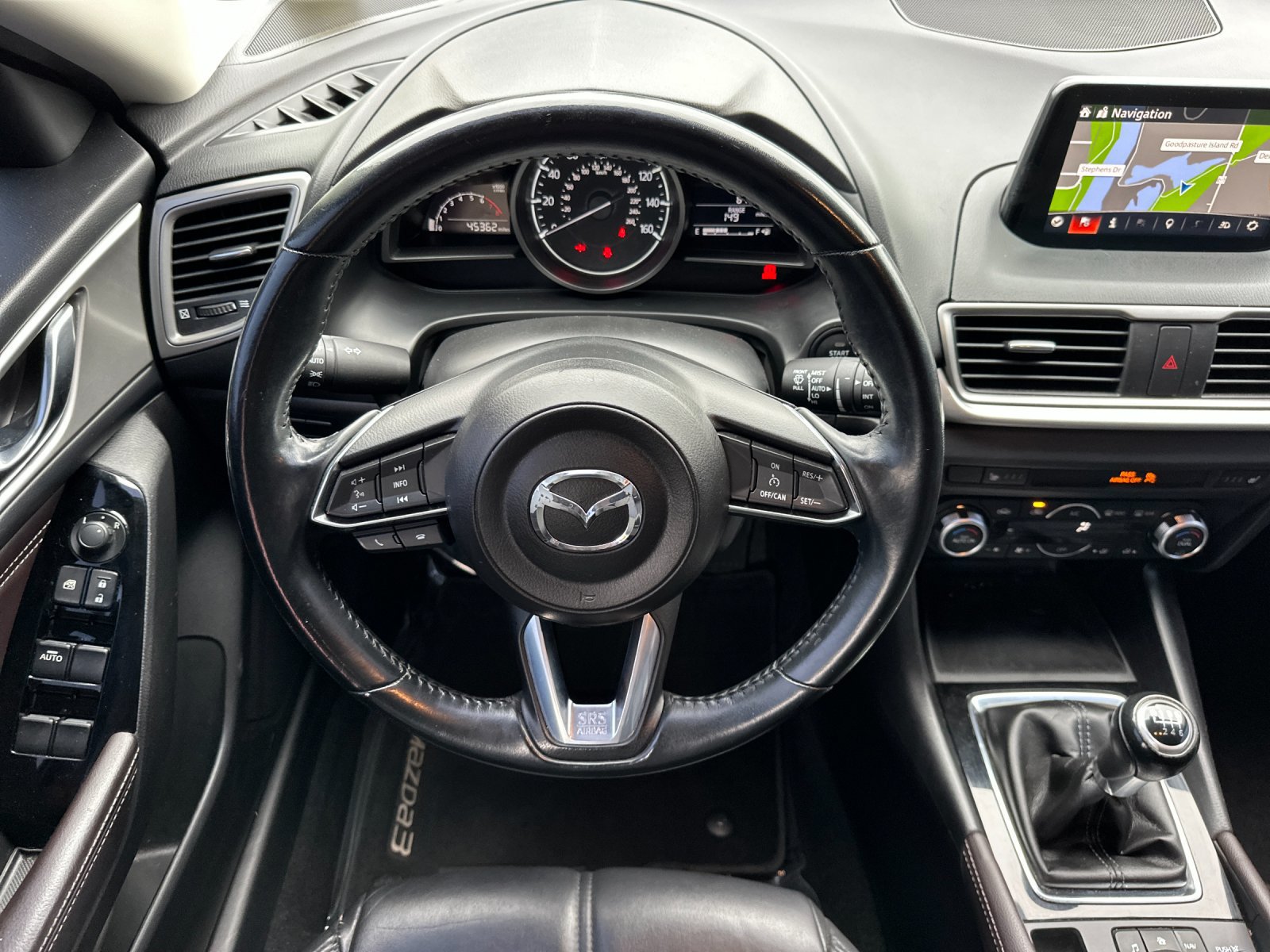 Used 2018 MAZDA MAZDA3 Touring FWD image 14