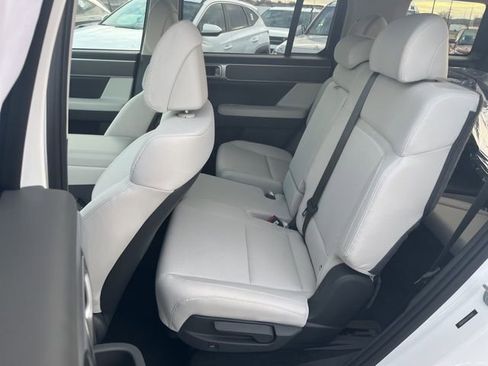 New 2026 Hyundai Santa Fe SE image 15