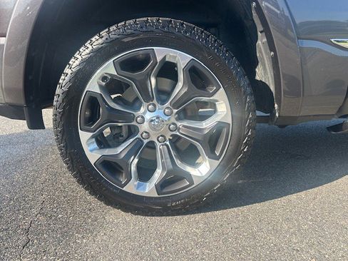 Used 2022 RAM 1500 Limited w/ Body Color Bumper Group image 9