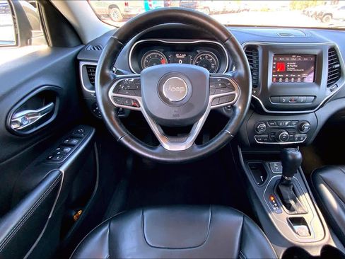 Used 2021 Jeep Cherokee Latitude Plus image 6