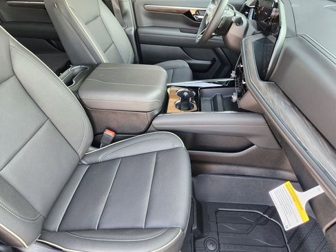 New 2026 Chevrolet Suburban Premier w/ Sun And Tow Package image 10