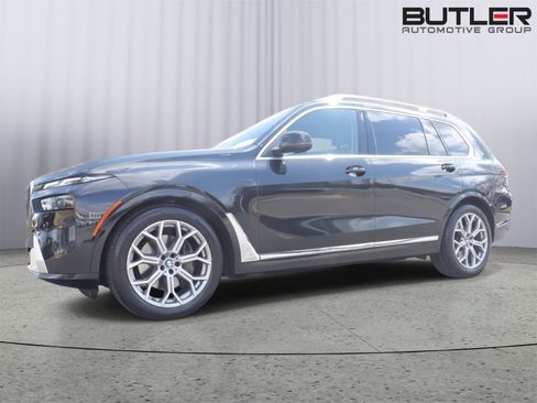 Used 2023 BMW X7 xDrive40i w/ Premium Package image 1