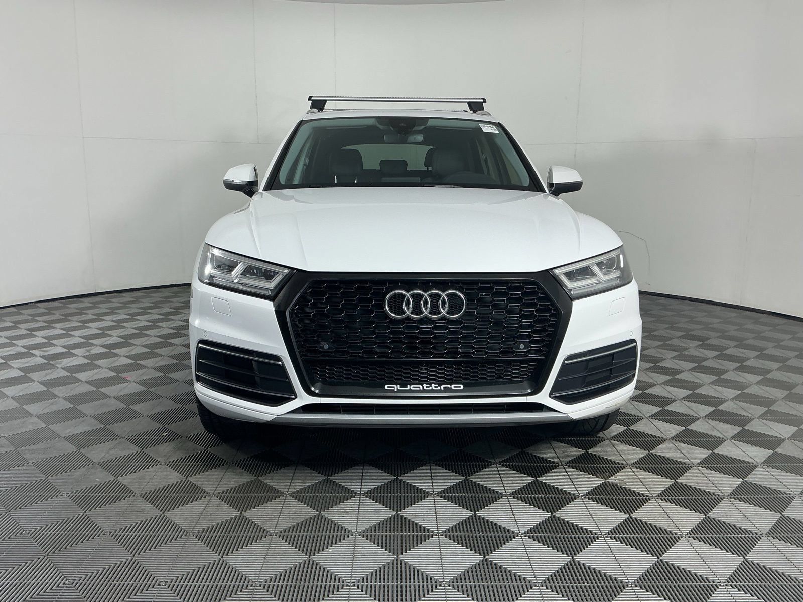 Used 2018 Audi Q5 2.0T Premium Plus w/ Premium Plus Package AWD/4WD image 2