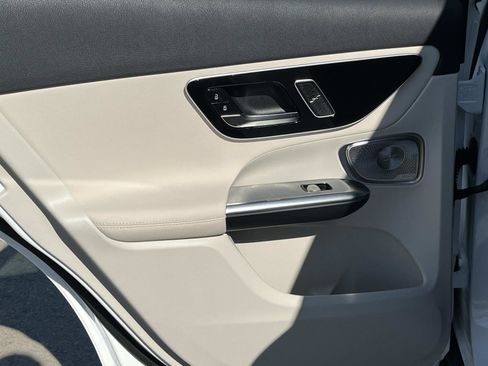 Used 2026 Mercedes-Benz GLC 300 4MATIC image 16