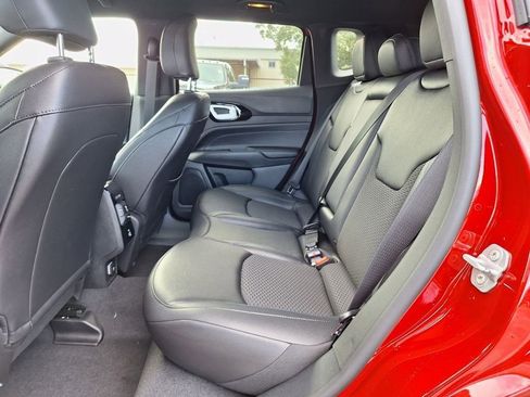 New 2026 Jeep Compass Latitude image 7