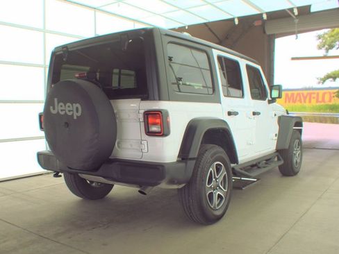 Used 2022 Jeep Wrangler Unlimited Sport image 4