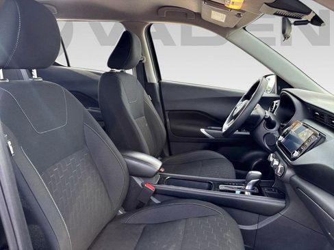 Used 2024 Nissan Kicks SV FWD image 11