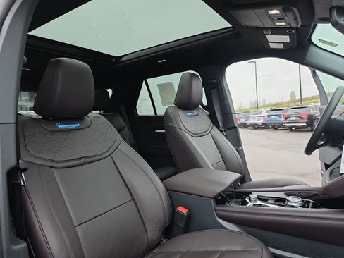 New 2026 Ford Explorer Platinum AWD/4WD image 21