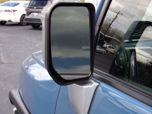 Used 2011 Toyota FJ Cruiser 4WD w/ Convenience Pkg image 13