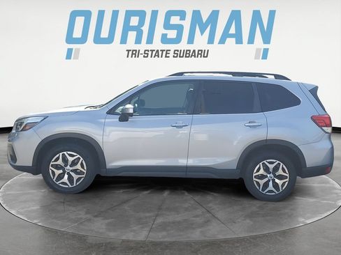 Used 2021 Subaru Forester Premium AWD/4WD image 3