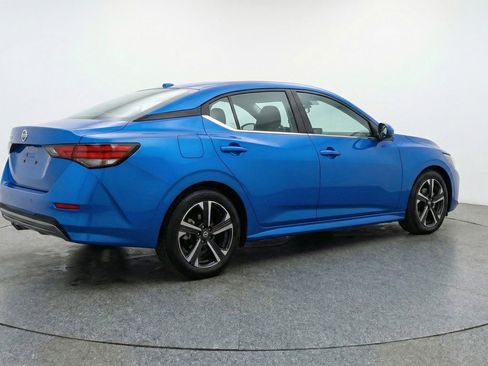 Used 2025 Nissan Sentra SV FWD image 9