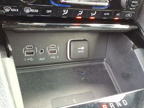 Used 2023 Jeep Grand Cherokee Altitude AWD/4WD image 17