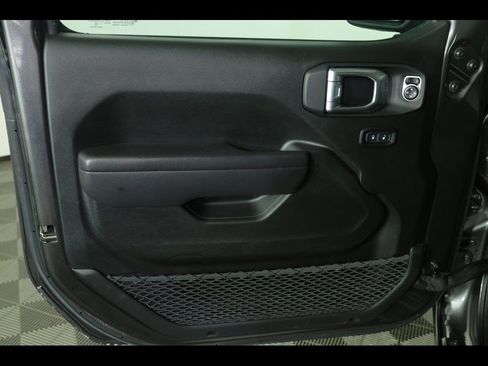 Used 2022 Jeep Gladiator Sport image 19