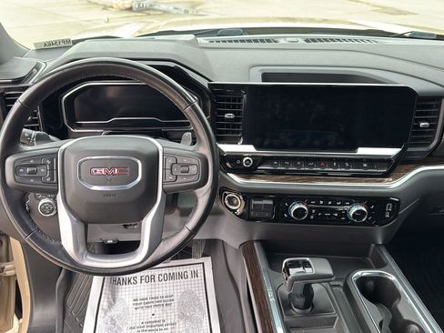 Used 2022 GMC Sierra 1500 Elevation w/ Elevation Premium Package image 10
