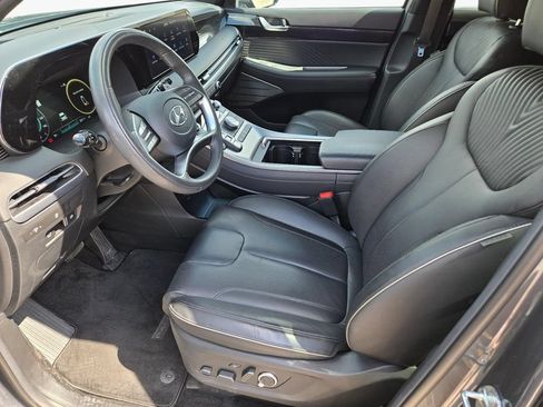 Certified 2025 Hyundai Palisade Calligraphy FWD image 15