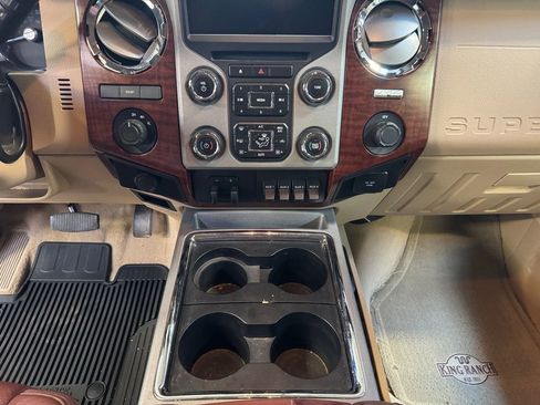 Used 2014 Ford F450 King Ranch w/ King Ranch Chrome Package image 31