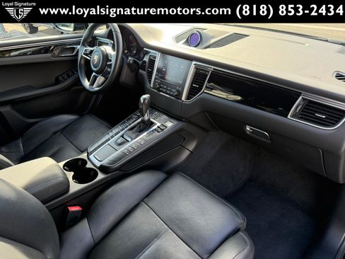 Used 2018 Porsche Macan image 37
