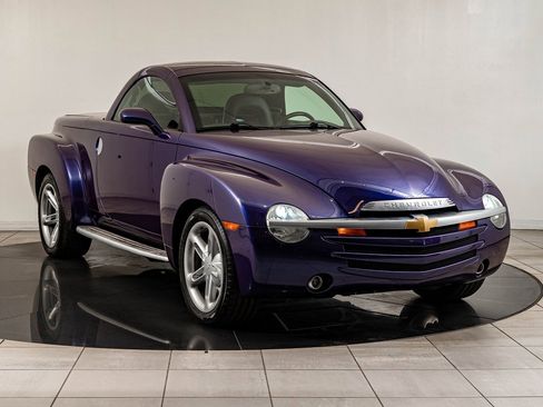 Used 2004 Chevrolet SSR w/ Preferred Equipment Group image 14