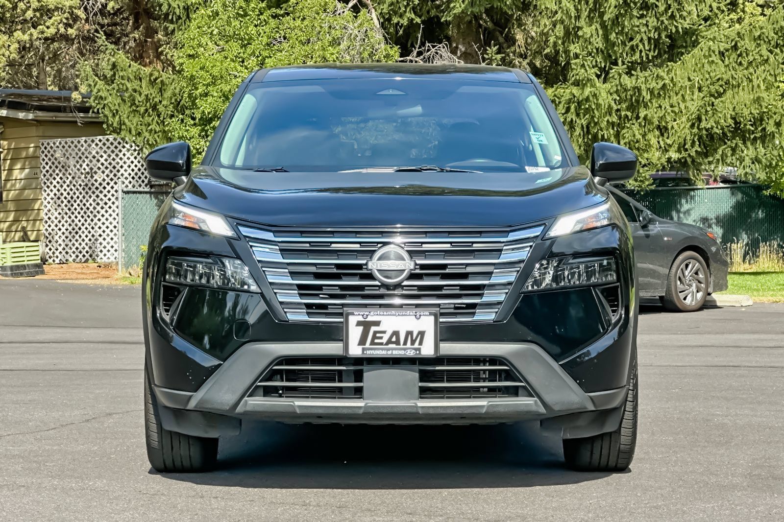 Used 2025 Nissan Rogue SV FWD image 10
