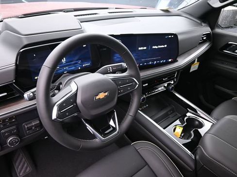 New 2026 Chevrolet Suburban Premier image 24