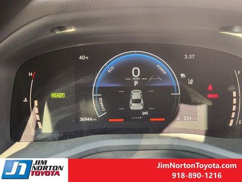 Used 2025 Toyota Camry SE image 16