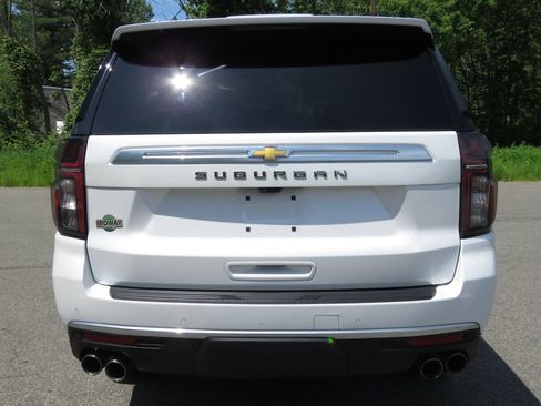 Used 2023 Chevrolet Suburban High Country w/ Premium Package 2 AWD/4WD image 6