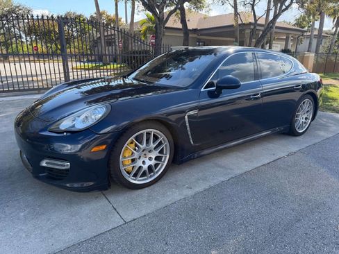Used 2010 Porsche Panamera Turbo image 3