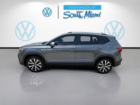 Used 2023 Volkswagen Taos SE FWD image 4