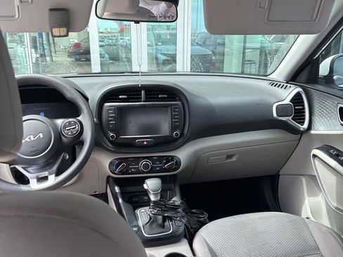 Used 2024 Kia Soul LX w/ Option Group 015 FWD image 12