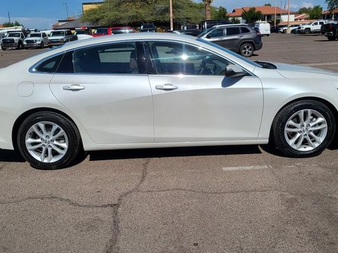 Used 2016 Chevrolet Malibu Hybrid w/ Leather Package FWD image 12