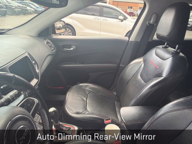 Used 2018 Jeep Compass Trailhawk w/ Leather Interior Group AWD/4WD image 9