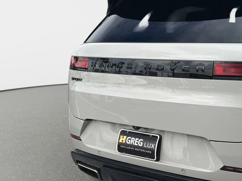 Used 2025 Land Rover Range Rover Sport Dynamic SE AWD/4WD image 18