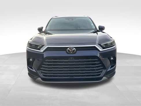 Used 2024 Toyota Grand Highlander AWD image 10