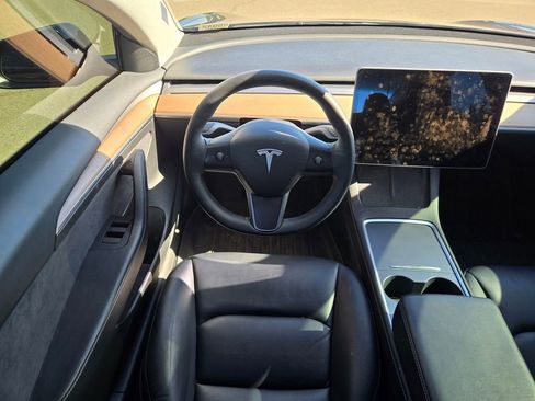 Used 2021 Tesla Model Y Long Range AWD/4WD image 10