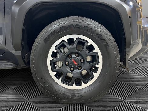Used 2025 Toyota 4Runner TRD Off-Road image 12