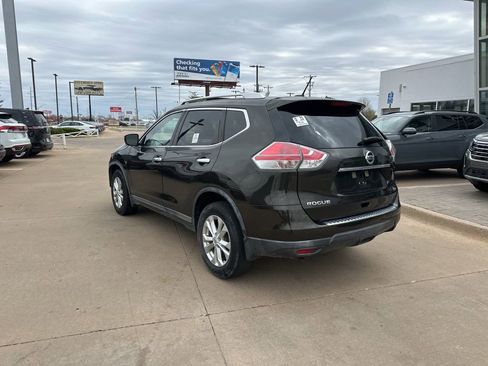 Used 2016 Nissan Rogue SV image 6